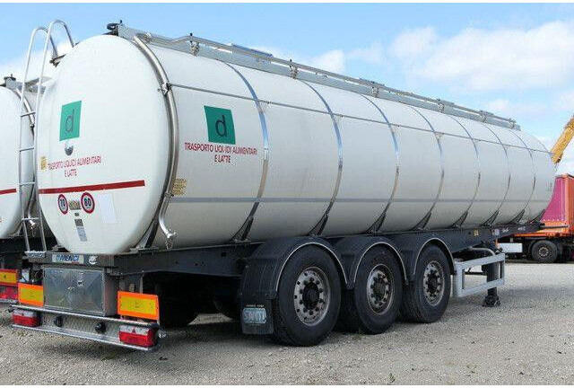 Menci SA 105, isoliert, 32m³, 4 Kammern, Alu-Felgen - نصف مقطورة صهريج: صورة 3 Menci SA 105, isoliert, 32m³, 4 Kammern, Alu-Felgen - نصف مقطورة صهريج: صورة 3