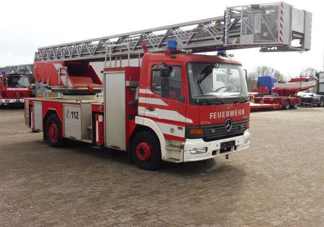 Mercedes-Benz 1528 ATEGO 4x2, Drehleiter DL23-12, Metz, 30m - شاحنة حريق: صورة 4 Mercedes-Benz 1528 ATEGO 4x2, Drehleiter DL23-12, Metz, 30m - شاحنة حريق: صورة 4