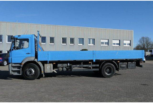 Mercedes-Benz 1824 L Axor 4x2, 3. Sitz, AHK, Gerüstbau, Klima - شاحنات مسطحة: صورة 2 Mercedes-Benz 1824 L Axor 4x2, 3. Sitz, AHK, Gerüstbau, Klima - شاحنات مسطحة: صورة 2