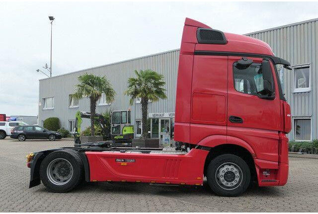 Mercedes-Benz 1842 LS Actros 4x2, Retarder, Voll-Luft, Klima - مقطورة السحب: صورة 2 Mercedes-Benz 1842 LS Actros 4x2, Retarder, Voll-Luft, Klima - مقطورة السحب: صورة 2