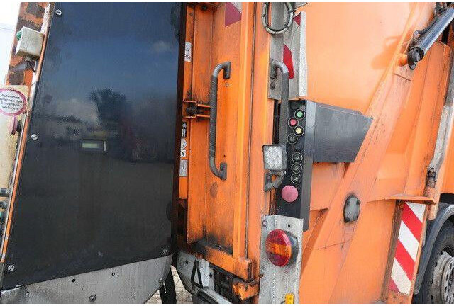Mercedes-Benz 2532 L Actros 6x2, Faun, Zöller, 24m³, MP3, AC - شاحنة قمامة: صورة 5 Mercedes-Benz 2532 L Actros 6x2, Faun, Zöller, 24m³, MP3, AC - شاحنة قمامة: صورة 5