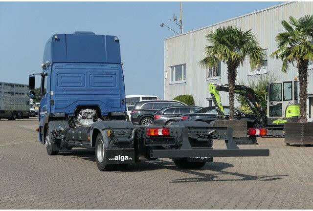 Mercedes-Benz 918 L Atego 4x2, Schlafliege, Klima,Nebenantrieb - شاحنة بهيكل معدني للمقصورة: صورة 5 Mercedes-Benz 918 L Atego 4x2, Schlafliege, Klima,Nebenantrieb - شاحنة بهيكل معدني للمقصورة: صورة 5