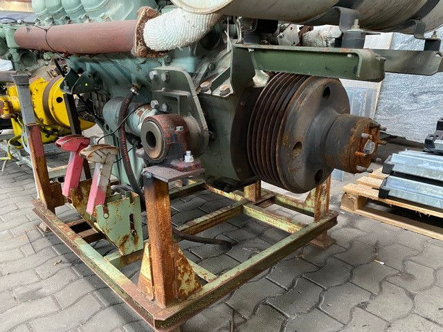 Mercedes-Benz OM 422 Motor, V8, 8 Zylinder, 10x am Lager - مقطورة السحب: صورة 3 Mercedes-Benz OM 422 Motor, V8, 8 Zylinder, 10x am Lager - مقطورة السحب: صورة 3
