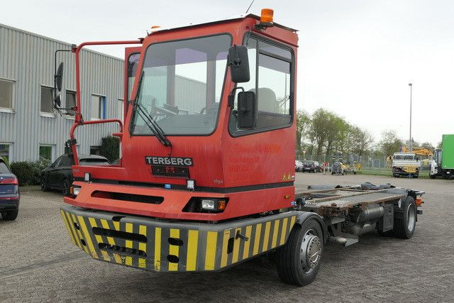 Terberg BC 182, Wechselbrücken, Sattelkupplung - ناقلة حاويات/ شاحنة حاويات: صورة 4 Terberg BC 182, Wechselbrücken, Sattelkupplung - ناقلة حاويات/ شاحنة حاويات: صورة 4