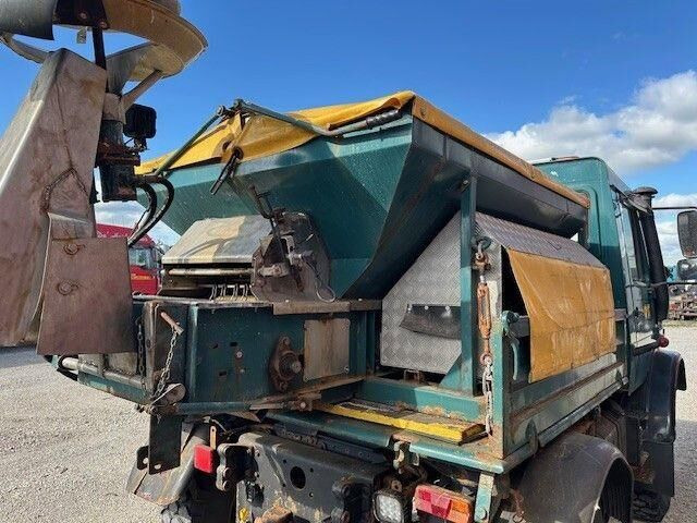 Unimog U 1400 4x4,Winterdienst,Schneeschild,Salzstreuer - آلات الإنشاء: صورة 2 Unimog U 1400 4x4,Winterdienst,Schneeschild,Salzstreuer - آلات الإنشاء: صورة 2