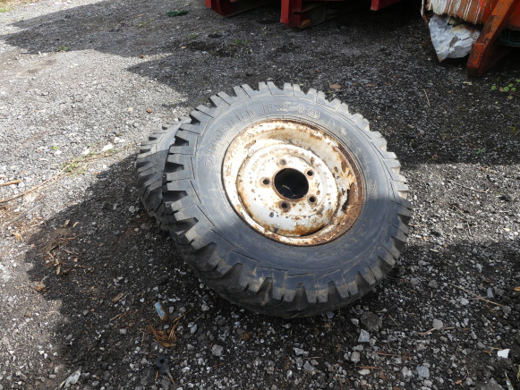 2 Roues pour engin de chantier Pirelli FS40 - عجلات - جرار: صورة 1 2 Roues pour engin de chantier Pirelli FS40 - عجلات - جرار: صورة 1