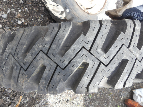 2 Roues pour engin de chantier Pirelli FS40 - عجلات - جرار: صورة 2 2 Roues pour engin de chantier Pirelli FS40 - عجلات - جرار: صورة 2