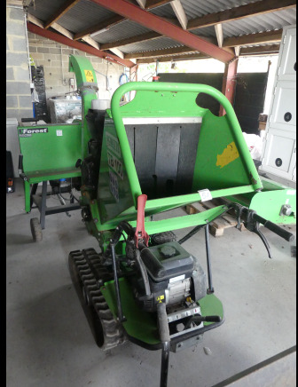 Broyeur de végétaux sur chenilles Peruzzo TB100 - قاطعة الأخشاب: صورة 1 Broyeur de végétaux sur chenilles Peruzzo TB100 - قاطعة الأخشاب: صورة 1