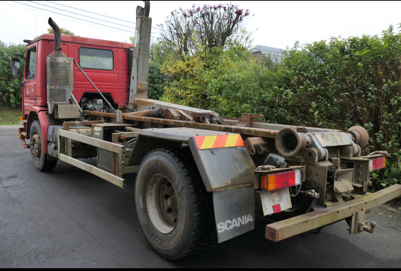Camion porte container Scania P93ML4X2Z1 (1995-844.006 km) - شاحنة برافعة خطافية: صورة 4 Camion porte container Scania P93ML4X2Z1 (1995-844.006 km) - شاحنة برافعة خطافية: صورة 4