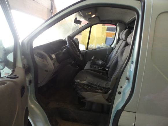 Camionnette Renault TRAFFIC (2003-411.053 km-VIN:VF1FLACA63V180319) - سيارة: صورة 5 Camionnette Renault TRAFFIC (2003-411.053 km-VIN:VF1FLACA63V180319) - سيارة: صورة 5