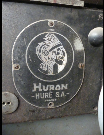 Fraiseuse universelle CNC 3 axes Huron RU 881 - آلة طحن المعادن: صورة 5 Fraiseuse universelle CNC 3 axes Huron RU 881 - آلة طحن المعادن: صورة 5