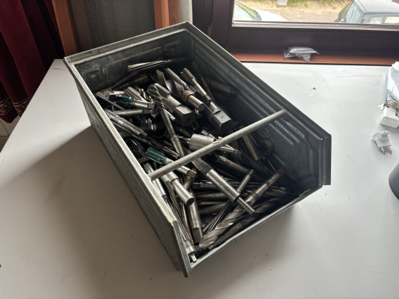 Lot industriel : fraisage, taraudage, perçage – ±100 pièces - آلة طحن المعادن: صورة 1 Lot industriel : fraisage, taraudage, perçage – ±100 pièces - آلة طحن المعادن: صورة 1
