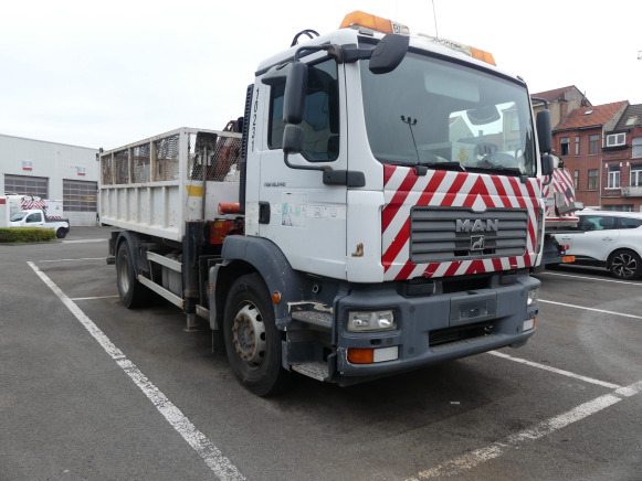 REF:10231 - Camion benne avec grue MAN TGM 18.240(VIN: WMAN08ZZ89Y231476) - آلات أخرى: صورة 2 REF:10231 - Camion benne avec grue MAN TGM 18.240(VIN: WMAN08ZZ89Y231476) - آلات أخرى: صورة 2