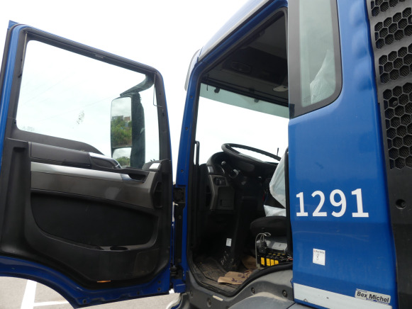REF:1291 - Camion porte container MAN TGS (2014-500.187 km) - ناقلة حاويات/ شاحنة حاويات: صورة 5 REF:1291 - Camion porte container MAN TGS (2014-500.187 km) - ناقلة حاويات/ شاحنة حاويات: صورة 5
