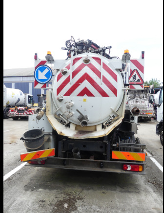 REF:19354 - Camion hydrocureur Renault Midlum 220DXI (2011-45.241 km) - فراغ شاحنة: صورة 5 REF:19354 - Camion hydrocureur Renault Midlum 220DXI (2011-45.241 km) - فراغ شاحنة: صورة 5
