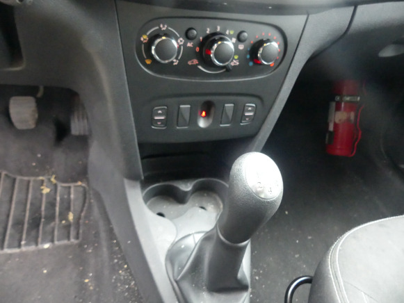 REF:19514 - Voiture Dacia Logan (2013-106.372 km) (VIN:UU14SDAG350005502) - سيارة: صورة 5 REF:19514 - Voiture Dacia Logan (2013-106.372 km) (VIN:UU14SDAG350005502) - سيارة: صورة 5