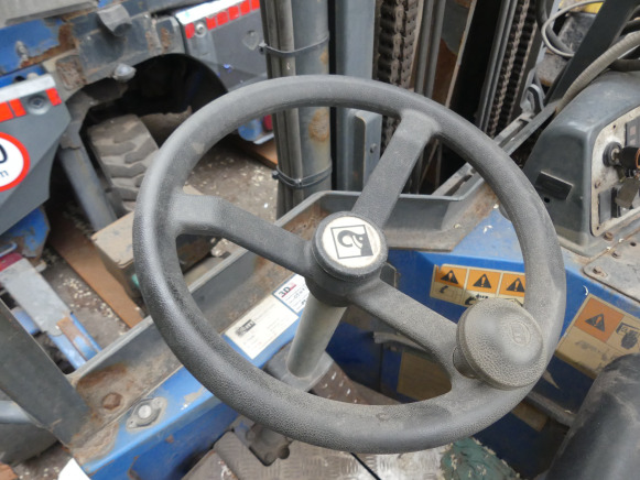 REF:6925 - Chariot élévateur Moffet M4 25.3 - رافعة شوكية مثبتة على شاحنة: صورة 4 REF:6925 - Chariot élévateur Moffet M4 25.3 - رافعة شوكية مثبتة على شاحنة: صورة 4
