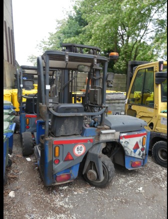 REF:6925 - Chariot élévateur Moffet M4 25.3 - رافعة شوكية مثبتة على شاحنة: صورة 3 REF:6925 - Chariot élévateur Moffet M4 25.3 - رافعة شوكية مثبتة على شاحنة: صورة 3