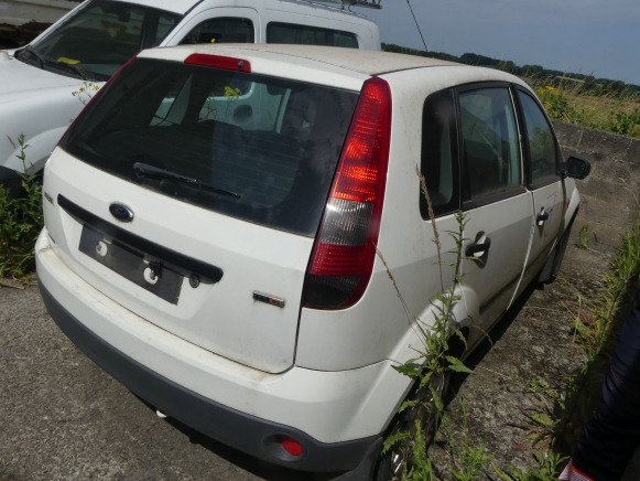 REF:Immatriculée sous : SPI-110 - Voiture Ford FIESTA - سيارة: صورة 3 REF:Immatriculée sous : SPI-110 - Voiture Ford FIESTA - سيارة: صورة 3