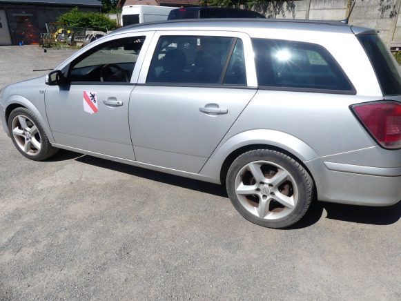 REF:TRF008 - Voiture Opel Astra break (2005-158.167 km) - سيارة: صورة 4 REF:TRF008 - Voiture Opel Astra break (2005-158.167 km) - سيارة: صورة 4