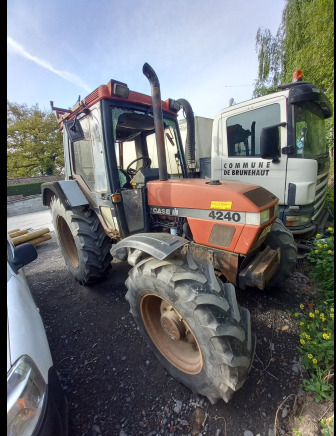 Tracteur Case International 4240XLA - جرار: صورة 2 Tracteur Case International 4240XLA - جرار: صورة 2