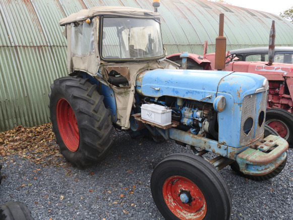Tracteur agricole + treuil Ford Super Major - جرار: صورة 2 Tracteur agricole + treuil Ford Super Major - جرار: صورة 2