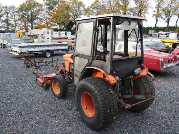 Tracteur pour par cet jardin + faucheuse rotative Kubota 245DT ( VIN:245DT72778) - جرار: صورة 3 Tracteur pour par cet jardin + faucheuse rotative Kubota 245DT ( VIN:245DT72778) - جرار: صورة 3