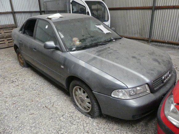 Voiture Audi A4 - سيارة: صورة 1 Voiture Audi A4 - سيارة: صورة 1