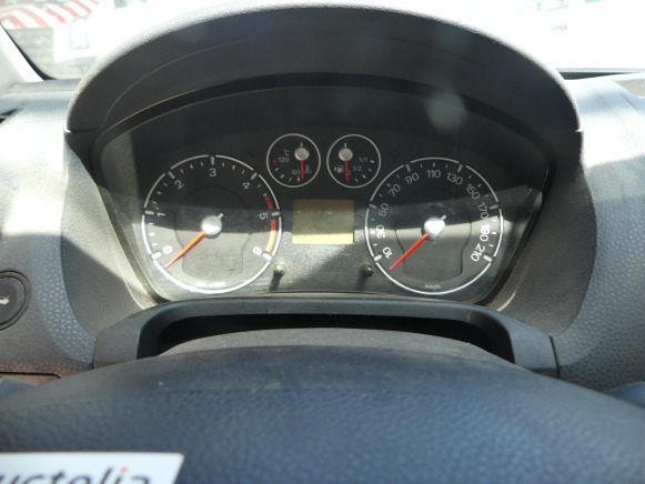 سيارة Voiture Ford FIESTA: صورة 9