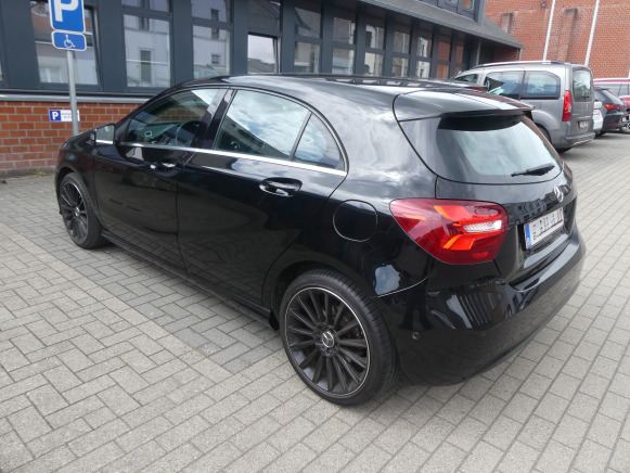 Voiture Mercedes-Benz A 180 (2018-99.600 km-VIN:WDD1760121J776850) - سيارة: صورة 2 Voiture Mercedes-Benz A 180 (2018-99.600 km-VIN:WDD1760121J776850) - سيارة: صورة 2