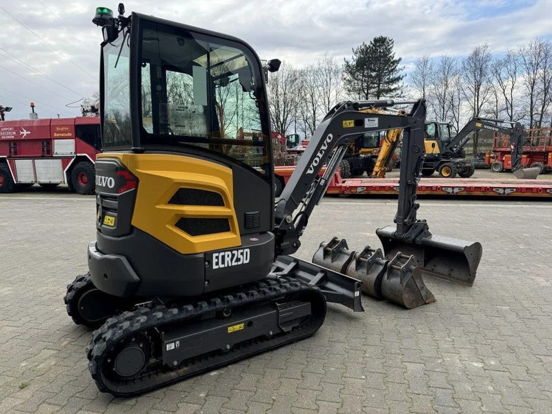 Volvo ECR25D - حفار صغير: صورة 4 Volvo ECR25D - حفار صغير: صورة 4