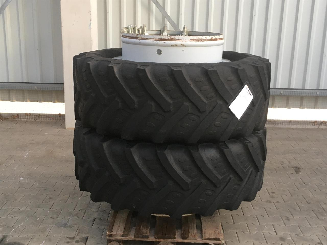 BKT 480/70R34 - إطارات - آلات زراعية: صورة 1 BKT 480/70R34 - إطارات - آلات زراعية: صورة 1