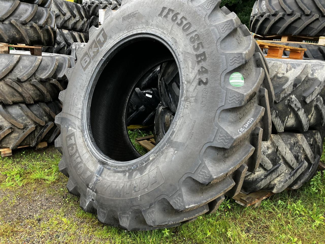 BKT 650/85R42 IF - إطارات - آلات زراعية: صورة 1 BKT 650/85R42 IF - إطارات - آلات زراعية: صورة 1