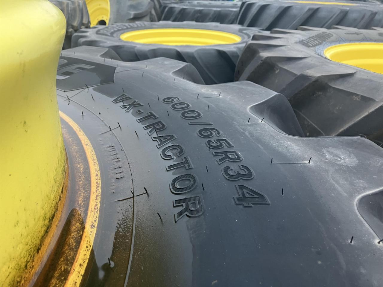 Bridgestone 600/65R34 - إطارات - آلات زراعية: صورة 4 Bridgestone 600/65R34 - إطارات - آلات زراعية: صورة 4