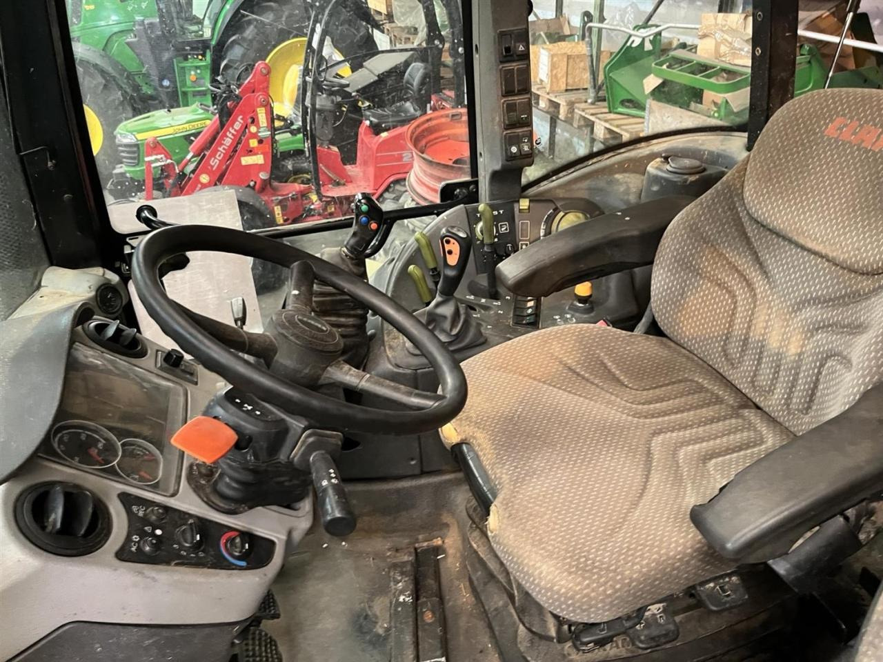CLAAS Arion 420 - جرار: صورة 4 CLAAS Arion 420 - جرار: صورة 4