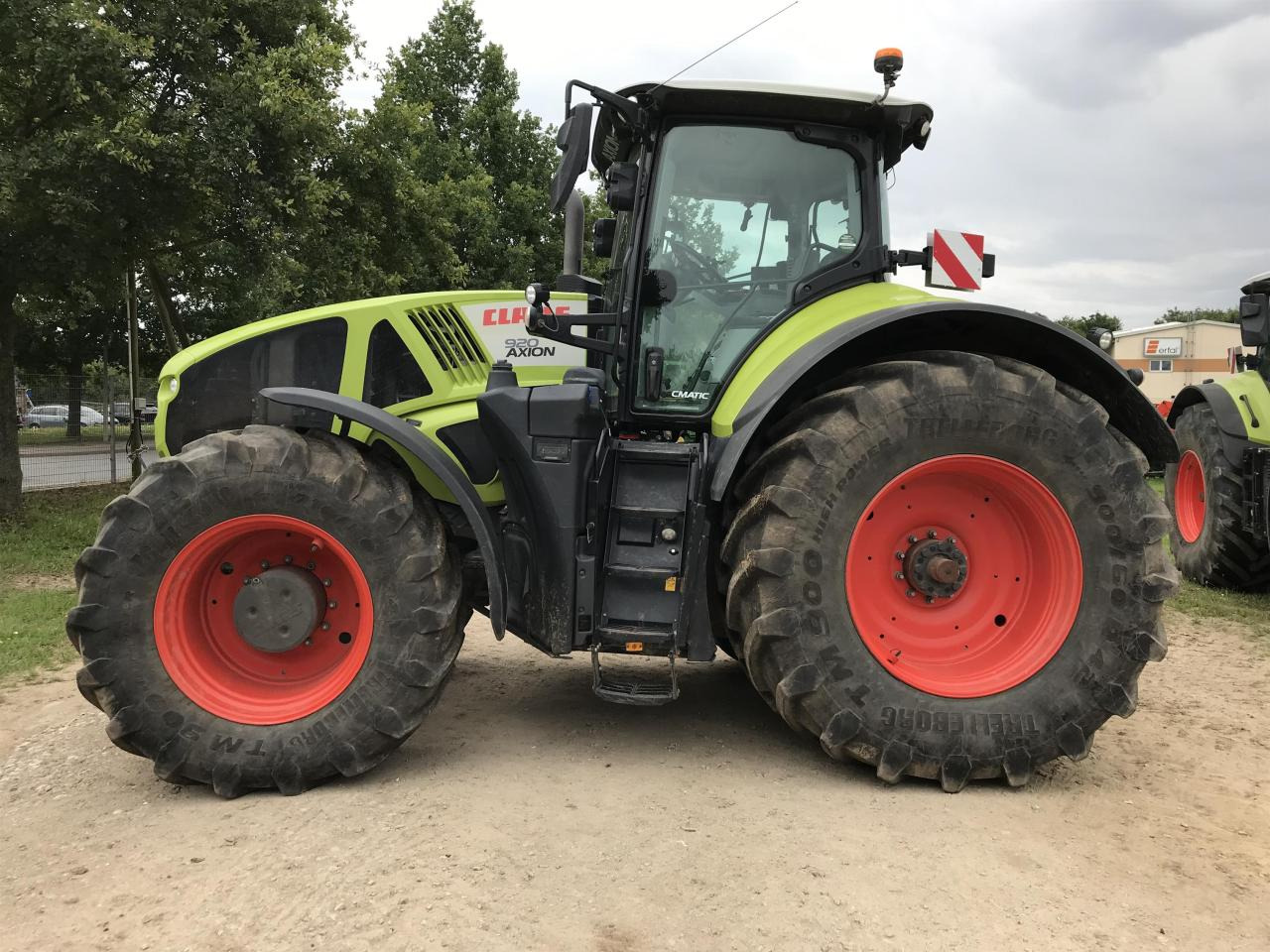 CLAAS Axion 920 - جرار: صورة 1 CLAAS Axion 920 - جرار: صورة 1