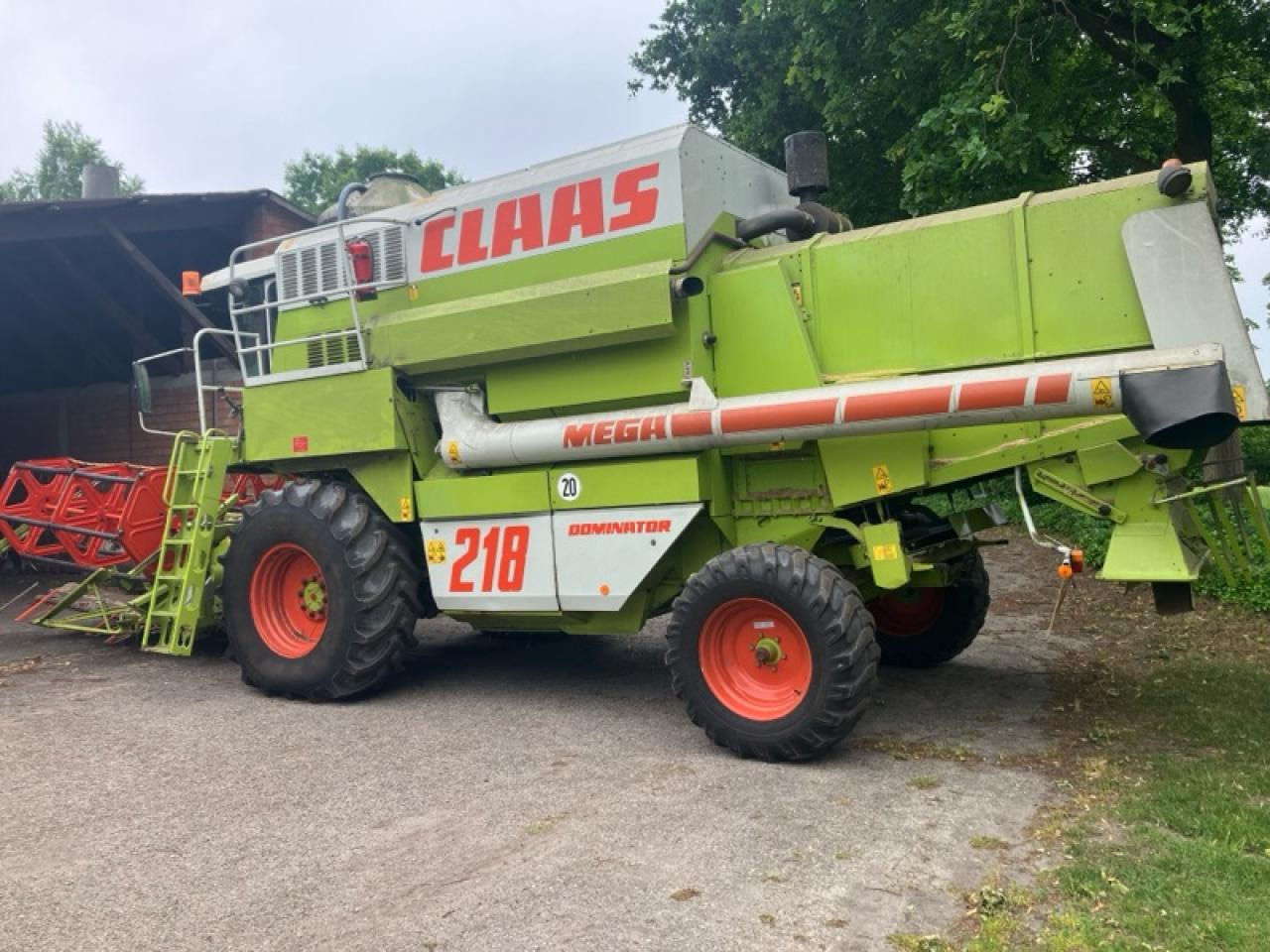 CLAAS Dominator 218 Mega - حصادة: صورة 3 CLAAS Dominator 218 Mega - حصادة: صورة 3