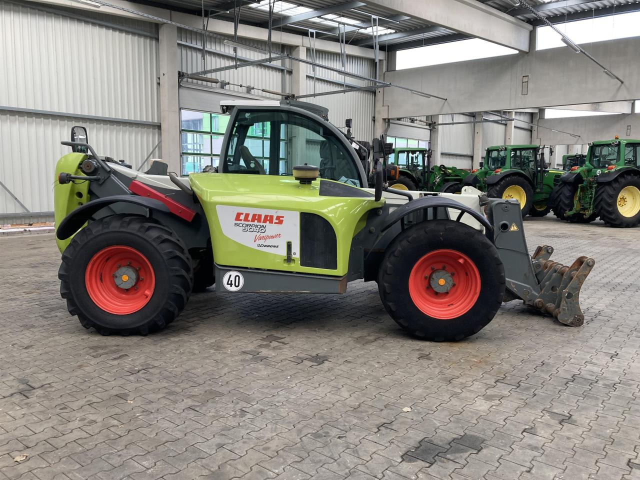CLAAS Scorpion 9040 VariPower - آلة رفع ونقل تلسكوبية: صورة 4 CLAAS Scorpion 9040 VariPower - آلة رفع ونقل تلسكوبية: صورة 4