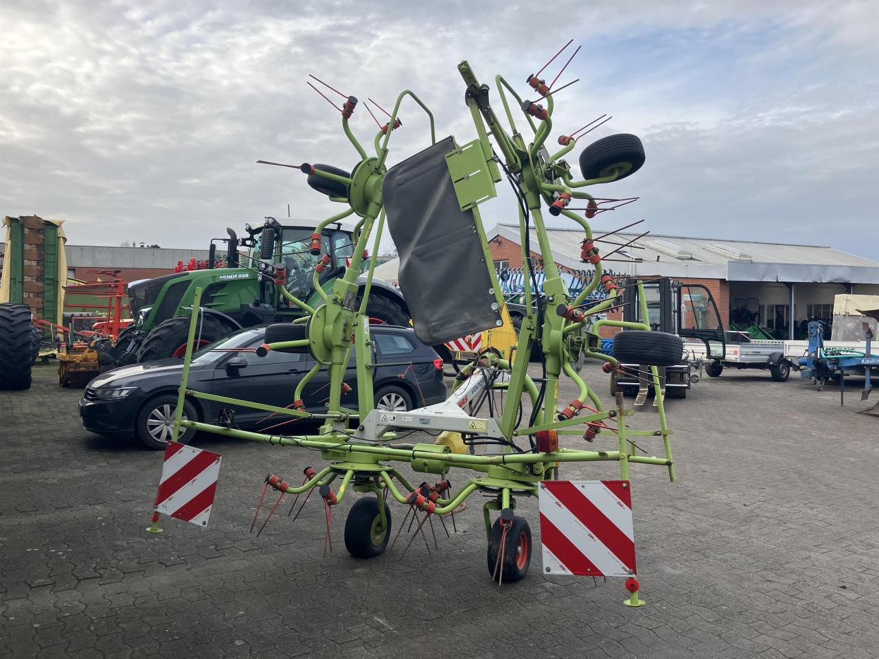 CLAAS Volto 64 - نشارة الدريس/ شوكة جرف: صورة 3 CLAAS Volto 64 - نشارة الدريس/ شوكة جرف: صورة 3