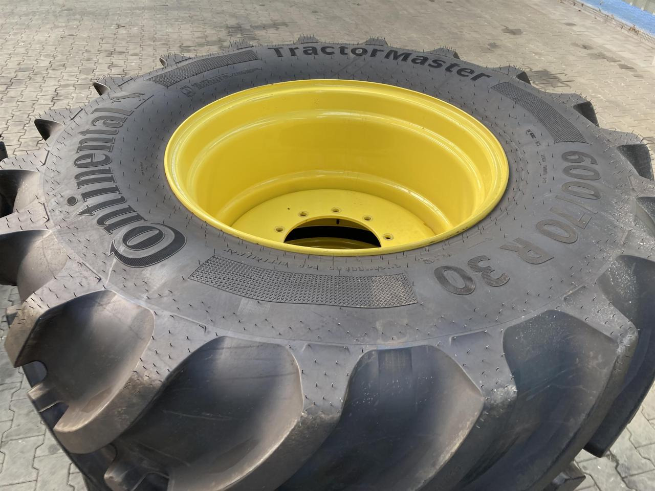 Continental 600/70R30 - إطارات - آلات زراعية: صورة 3 Continental 600/70R30 - إطارات - آلات زراعية: صورة 3