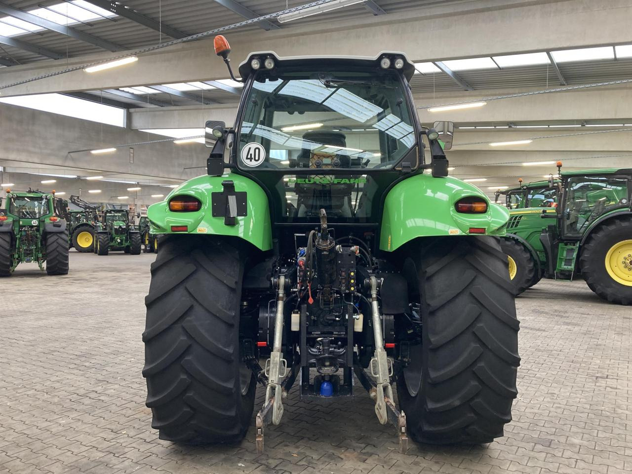 Deutz-Fahr 7210 TTV - جرار: صورة 4 Deutz-Fahr 7210 TTV - جرار: صورة 4