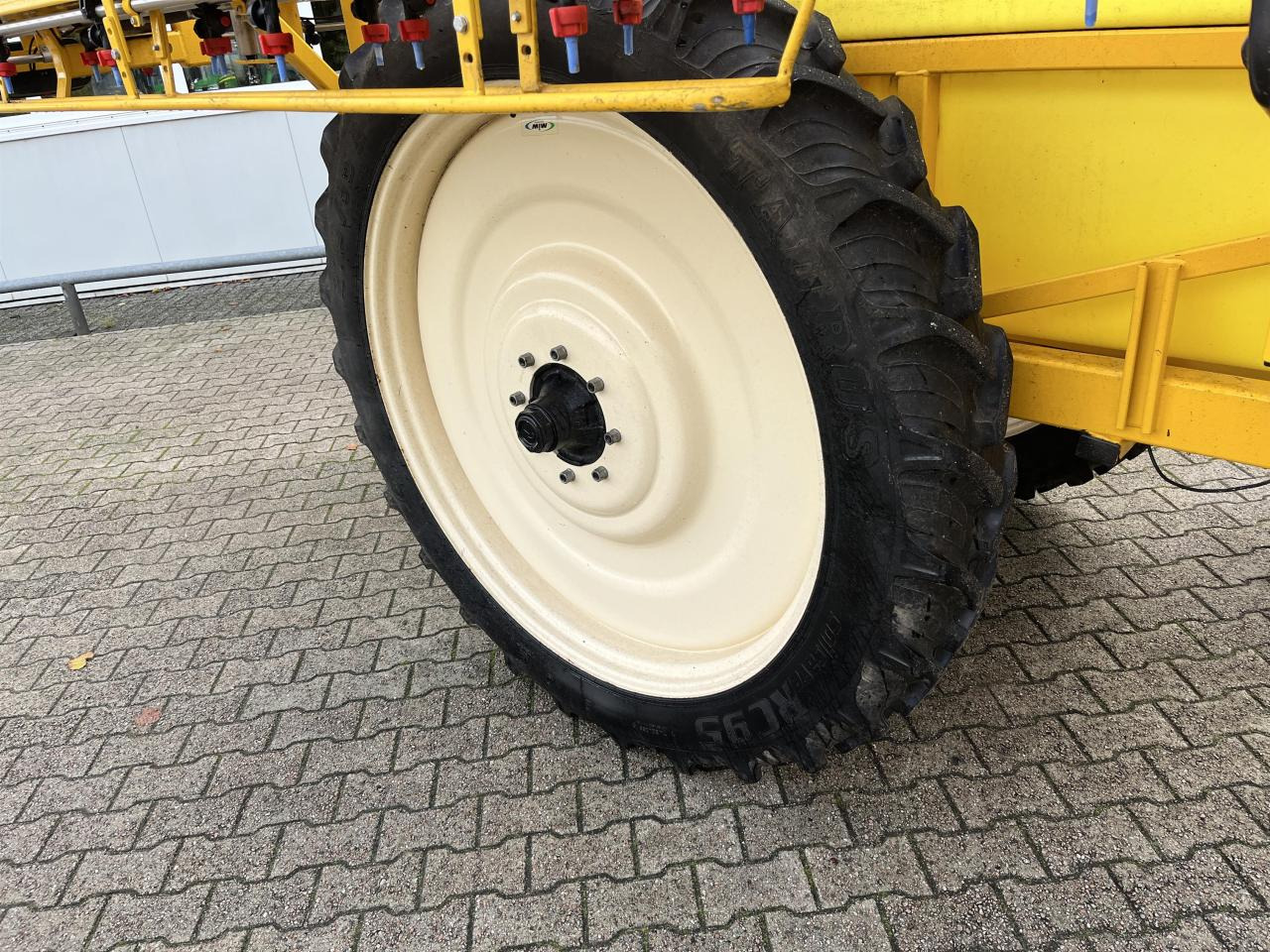 Dubex TYNDOR 2300 ltr. - رشاش مسحوب: صورة 3 Dubex TYNDOR 2300 ltr. - رشاش مسحوب: صورة 3