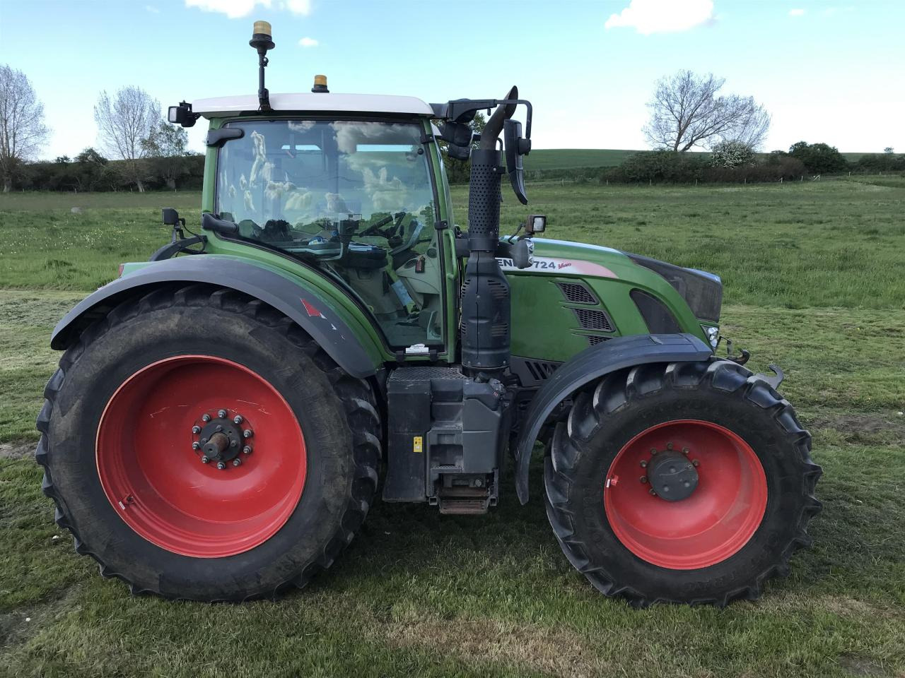 Fendt 724 Vario - جرار: صورة 2 Fendt 724 Vario - جرار: صورة 2