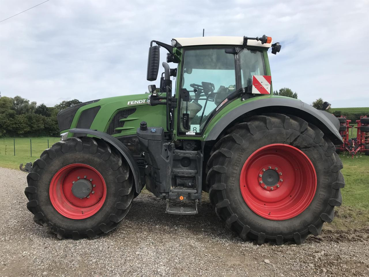 Fendt 828 Vario Profi Plus - جرار: صورة 1 Fendt 828 Vario Profi Plus - جرار: صورة 1