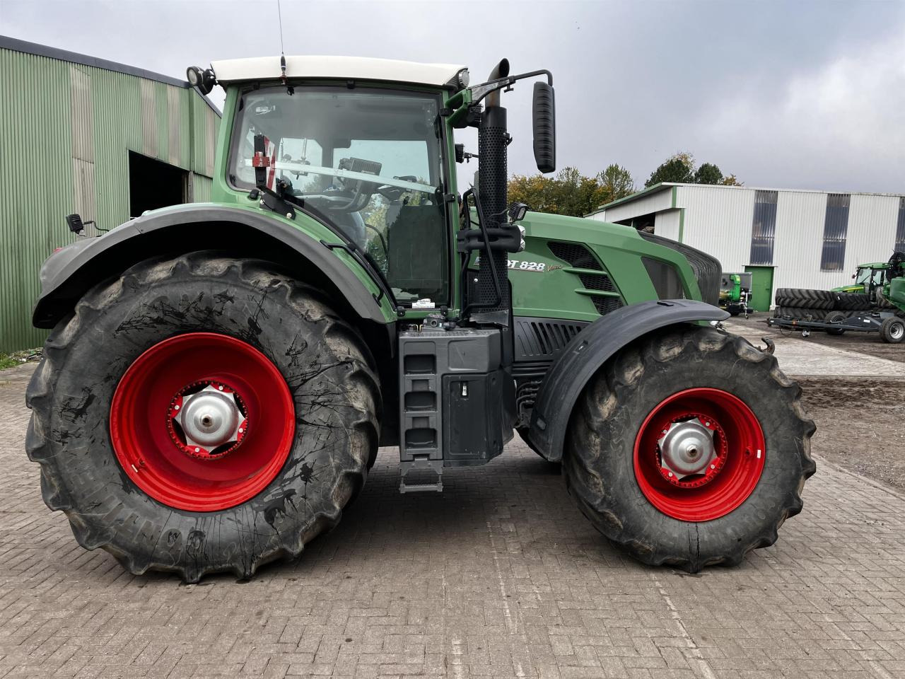Fendt 828 Vario - جرار: صورة 2 Fendt 828 Vario - جرار: صورة 2