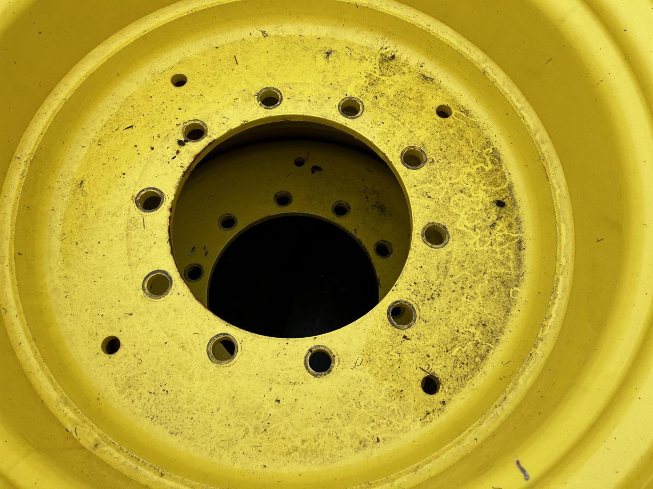 John Deere 15x28 - إطارات - آلات زراعية: صورة 4 John Deere 15x28 - إطارات - آلات زراعية: صورة 4