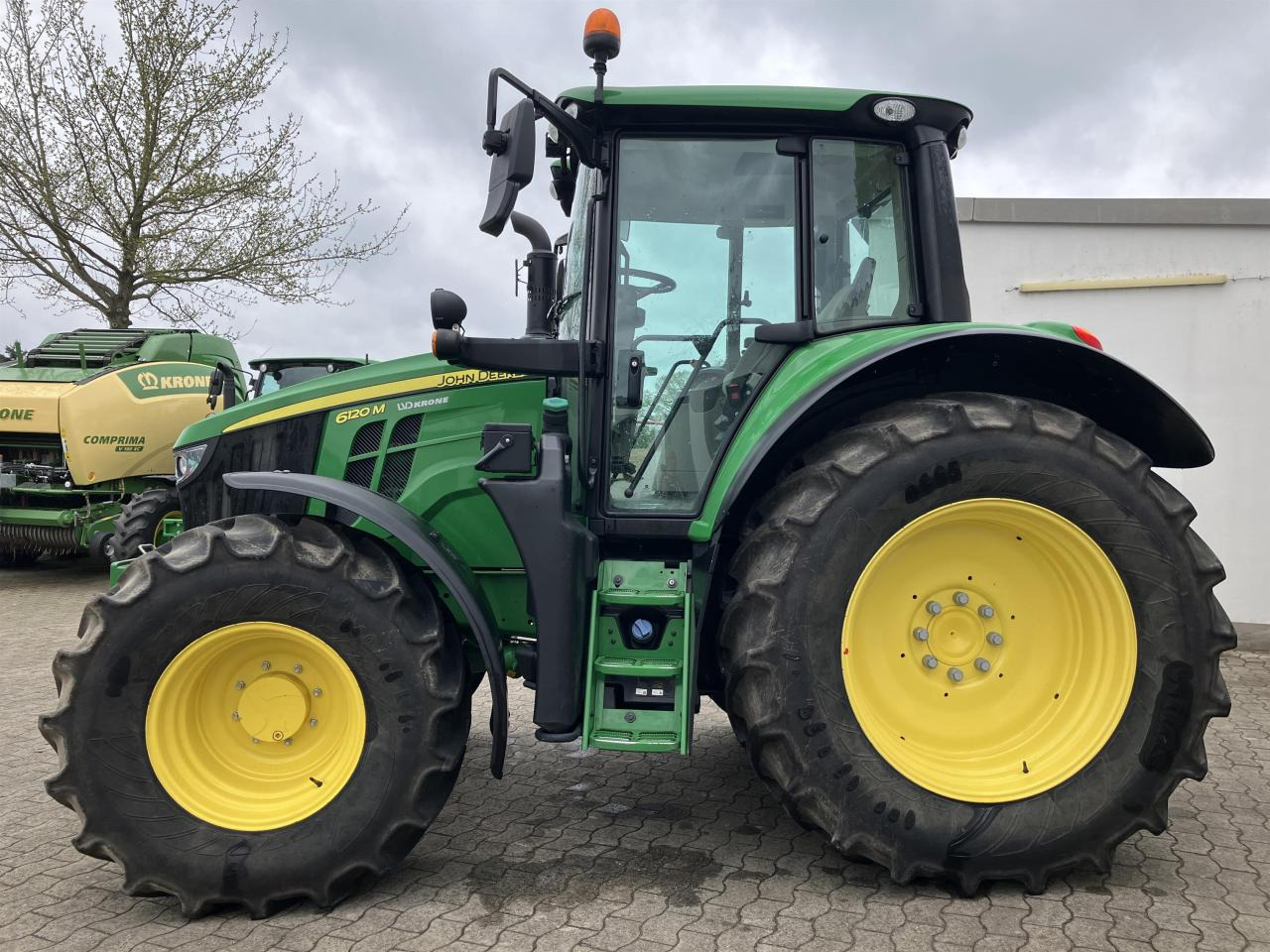 John Deere 6120M - جرار: صورة 3 John Deere 6120M - جرار: صورة 3