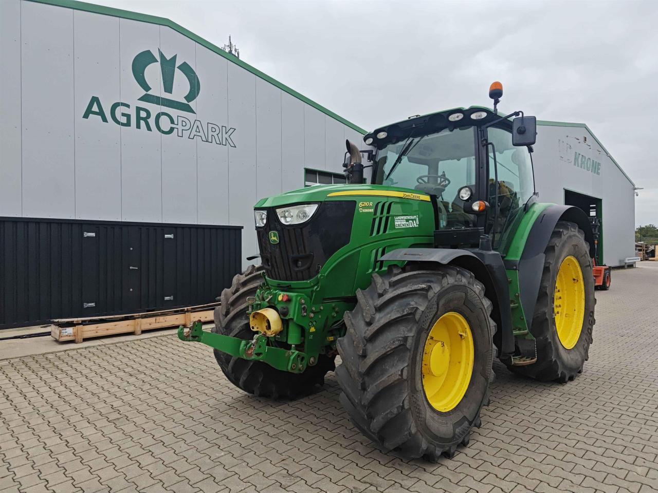 John Deere 6210R - جرار: صورة 1 John Deere 6210R - جرار: صورة 1
