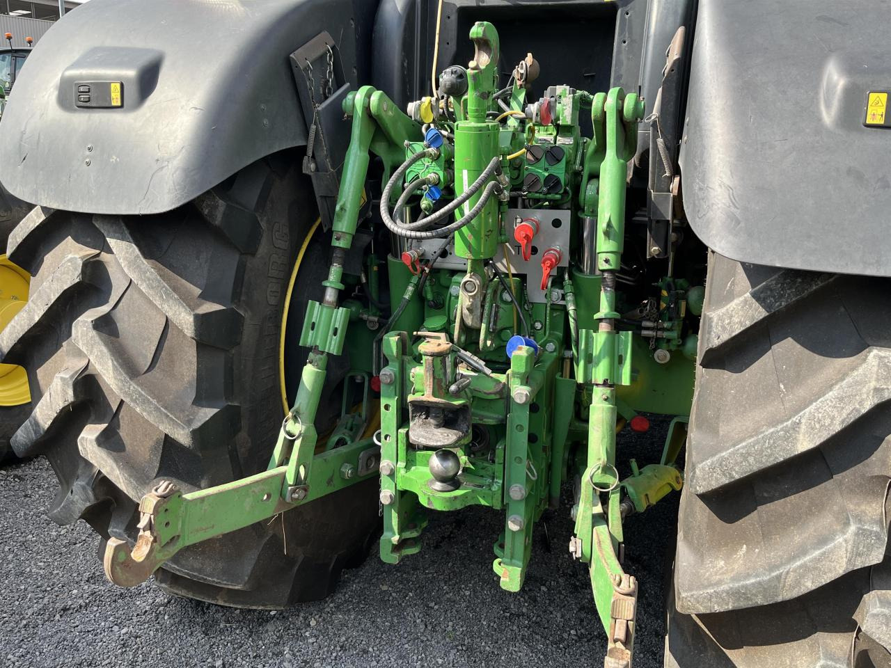 John Deere 6210R - جرار: صورة 4 John Deere 6210R - جرار: صورة 4