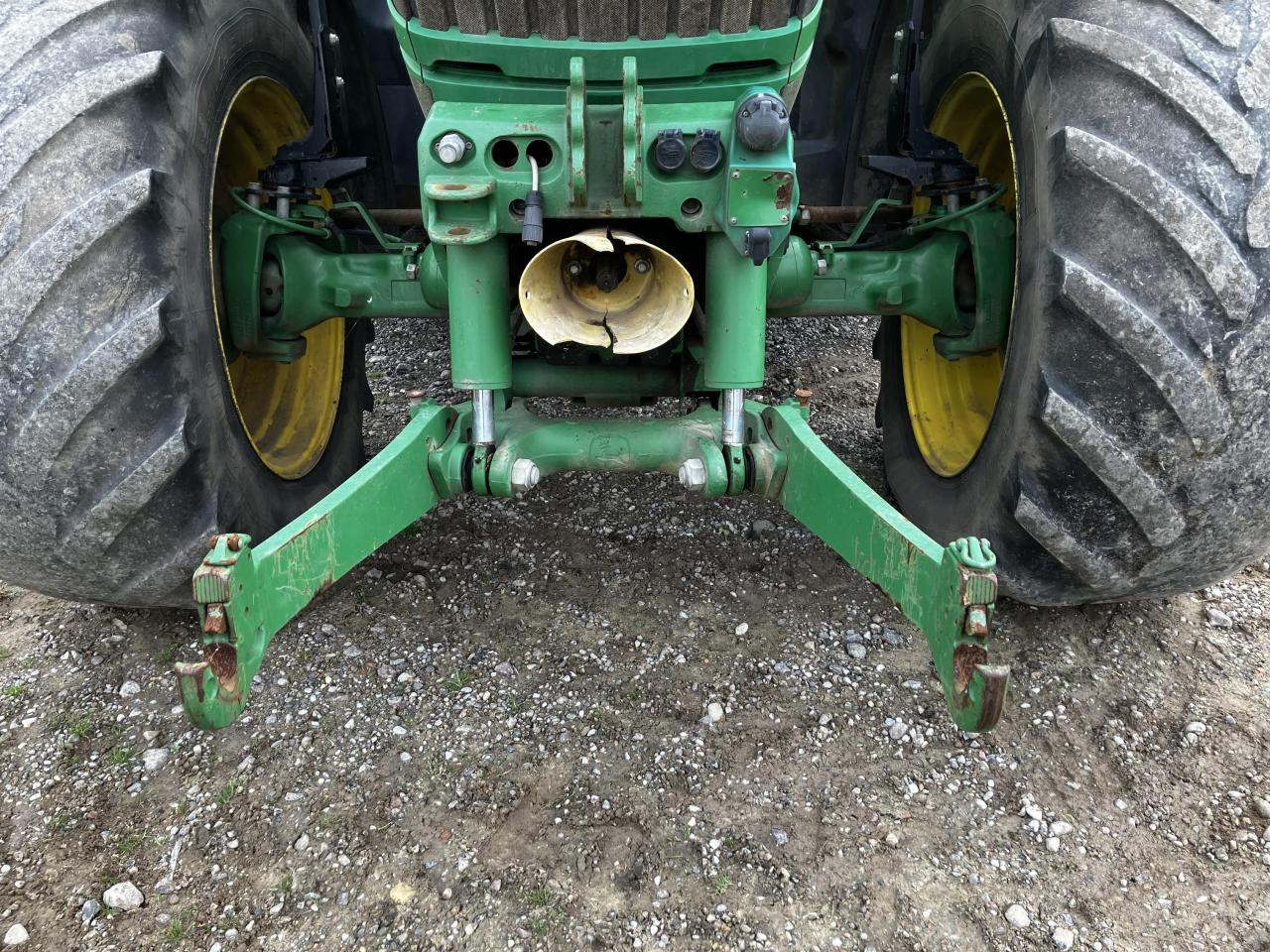 John Deere 6215R - جرار: صورة 4 John Deere 6215R - جرار: صورة 4